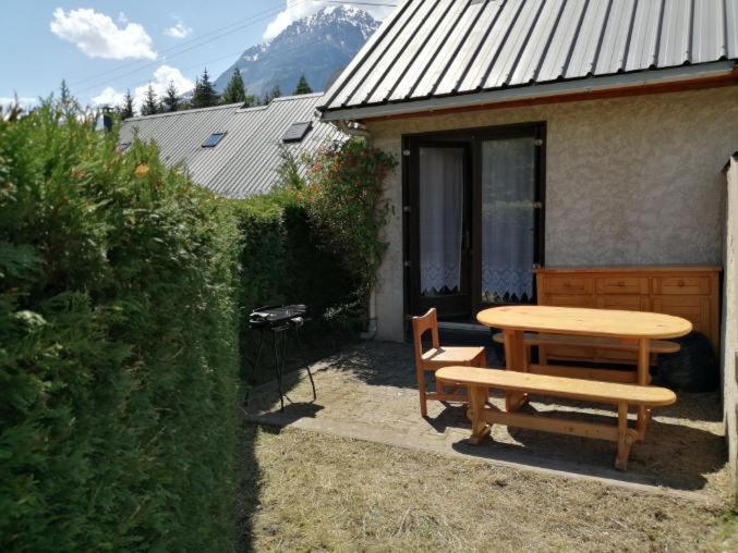 L'Eau Dolle, Maison 8 Personnes Avec Jardin Au Bord De La Riviere Et A Proximite De La Remontee Mecanique Allemont Exterior photo